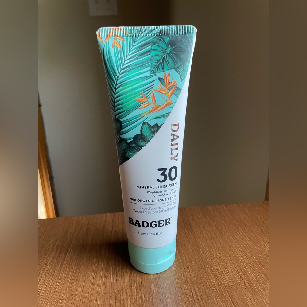 New Sealed 4 oz Badger Daily Mineral Sunscreen SPF 30 Ultra Sheer Finish